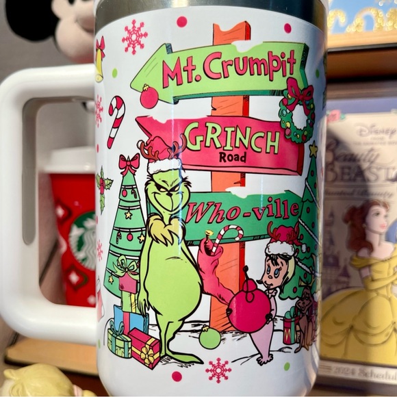 Merry Christmas The Grinch Disney Tumbler Brand new 40 oz double wall stainless - Picture 1 of 9
